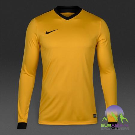 توزیع کننده انواع پیراهن فوتبال آستین بلند