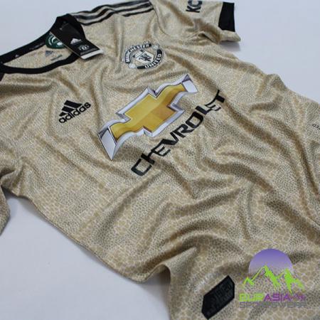 بررسی کیفیت لباس ورزشی فوتبال پسرانه اعلا