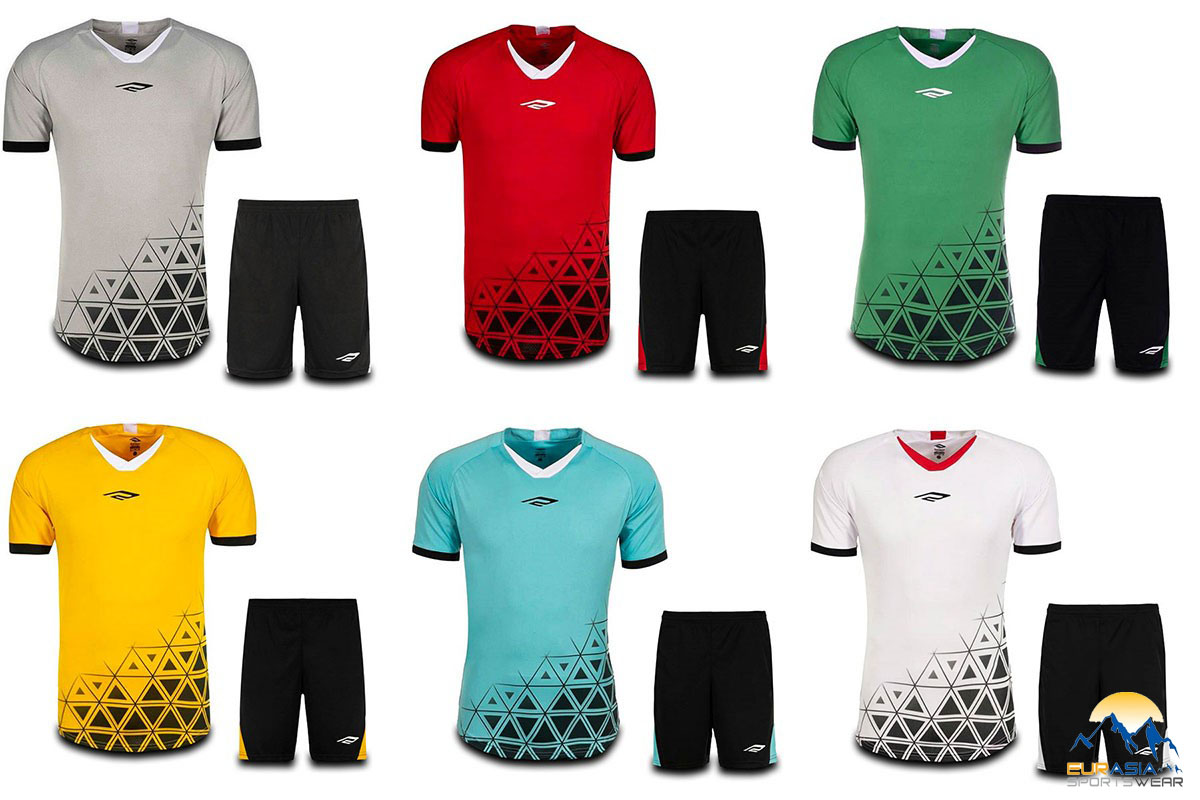 عرضه انواع لباس فوتبالی
